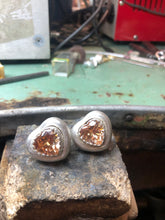 Carica l'immagine nel visualizzatore di Gallery, Orecchini Puff Puff Heart grande