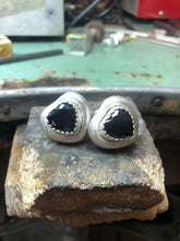 Carica l'immagine nel visualizzatore di Gallery, Orecchini Puff Puff Heart grande