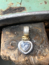 Carica l'immagine nel visualizzatore di Gallery, Ciondolo Puff Puff Heart