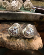 Carica l'immagine nel visualizzatore di Gallery, Orecchini Puff Puff Heart grande