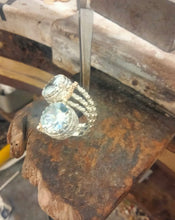 Carica l'immagine nel visualizzatore di Gallery, Anello contrarie