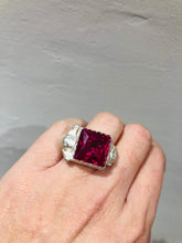 Carica l'immagine nel visualizzatore di Gallery, Anello grande quadrato