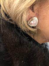 Carica l'immagine nel visualizzatore di Gallery, Orecchini Puff Puff Heart grande