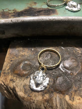 Carica l'immagine nel visualizzatore di Gallery, Minimal Capsule lottie