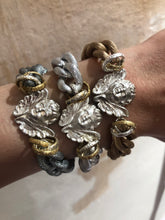 Carica l'immagine nel visualizzatore di Gallery, Bracciale angelo con catena