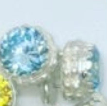 Carica l'immagine nel visualizzatore di Gallery, Orecchino Puntoluce Pallino