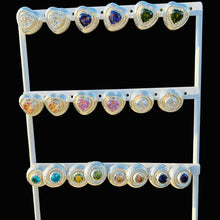 Carica l'immagine nel visualizzatore di Gallery, Orecchini bottone (orecchini Puffpuff)