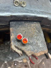 Carica l'immagine nel visualizzatore di Gallery, Orecchino Puntoluce Pallino