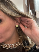 Carica l'immagine nel visualizzatore di Gallery, Orecchino Puntoluce Classico