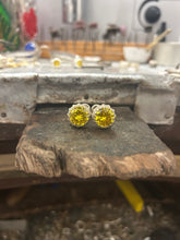 Carica l'immagine nel visualizzatore di Gallery, Orecchino Puntoluce Pallino