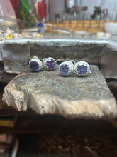 Carica l'immagine nel visualizzatore di Gallery, Orecchino Puntoluce Pallino