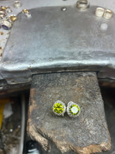 Carica l'immagine nel visualizzatore di Gallery, Orecchino Puntoluce Pallino