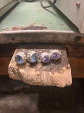 Carica l'immagine nel visualizzatore di Gallery, Orecchino Puntoluce Pallino