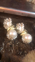Carica l'immagine nel visualizzatore di Gallery, Orecchini Lottie in perla