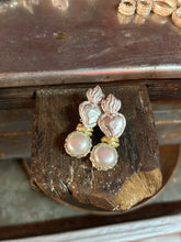 Carica l'immagine nel visualizzatore di Gallery, Orecchini Lottie in perla