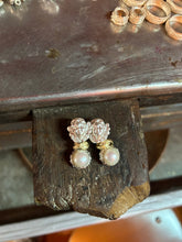 Carica l'immagine nel visualizzatore di Gallery, Orecchini Lottie in perla