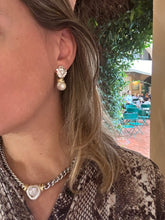 Carica l'immagine nel visualizzatore di Gallery, Orecchini Lottie in perla
