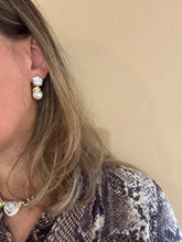 Carica l'immagine nel visualizzatore di Gallery, Orecchini Lottie in perla