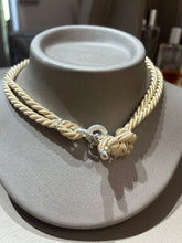 Carica l'immagine nel visualizzatore di Gallery, Collana cordino in seta e argento