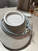 Carica l'immagine nel visualizzatore di Gallery, Collana cordino in seta e argento