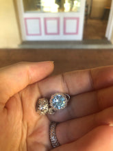 Carica l'immagine nel visualizzatore di Gallery, Orecchino Puntoluce Pallino