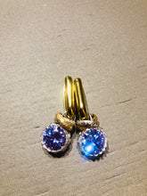 Carica l'immagine nel visualizzatore di Gallery, Orecchini New Casual Light