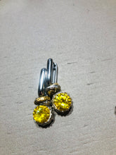 Carica l'immagine nel visualizzatore di Gallery, Orecchini New Casual Light