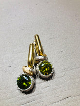 Carica l'immagine nel visualizzatore di Gallery, Orecchini New Casual Light