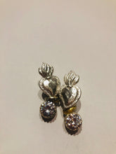 Carica l'immagine nel visualizzatore di Gallery, Orecchini Cuore Sacro light