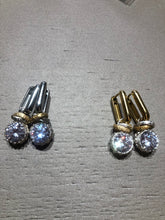 Carica l'immagine nel visualizzatore di Gallery, Orecchini New Casual Light