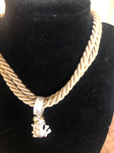 Carica l'immagine nel visualizzatore di Gallery, Ciondolo