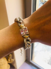 Carica l'immagine nel visualizzatore di Gallery, Bracciale choker