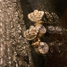 Carica l'immagine nel visualizzatore di Gallery, Orecchino Lottie Light