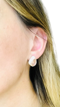 Carica l'immagine nel visualizzatore di Gallery, Orecchino Puntoluce goccia