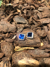 Carica l'immagine nel visualizzatore di Gallery, Orecchino Puntoluce Classico