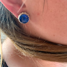Carica l'immagine nel visualizzatore di Gallery, Orecchino Puntoluce Classico
