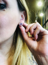 Carica l'immagine nel visualizzatore di Gallery, Orecchino puntoluce cuore