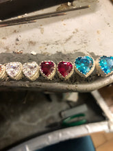 Carica l'immagine nel visualizzatore di Gallery, Orecchino puntoluce cuore