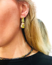 Carica l'immagine nel visualizzatore di Gallery, Orecchini Glamour Light