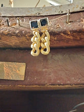 Carica l'immagine nel visualizzatore di Gallery, Orecchini Light&Chain