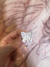 Carica l'immagine nel visualizzatore di Gallery, Orecchini a lobo Farfalla Gran Lottie