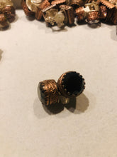 Carica l'immagine nel visualizzatore di Gallery, Orecchino Puntoluce Bronzo