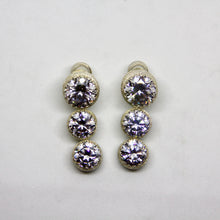 Carica l'immagine nel visualizzatore di Gallery, puntoluce triplo classico bianco