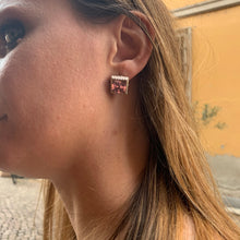 Carica l'immagine nel visualizzatore di Gallery, Orecchino Puntoluce Classico