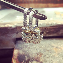 Carica l'immagine nel visualizzatore di Gallery, Orecchini Glamour light Lottie