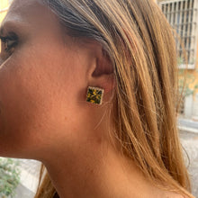 Carica l'immagine nel visualizzatore di Gallery, Orecchino Puntoluce Classico