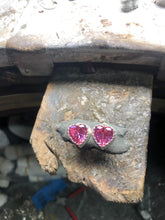 Carica l'immagine nel visualizzatore di Gallery, Orecchino puntoluce cuore