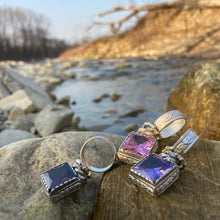 Carica l'immagine nel visualizzatore di Gallery, Ciondolo Puntoluce