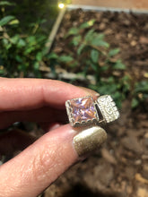 Carica l'immagine nel visualizzatore di Gallery, Orecchino Puntoluce Classico