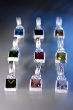 Carica l'immagine nel visualizzatore di Gallery, Ciondolo Puntoluce